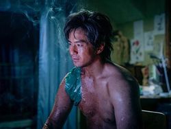 Kepincut Lee Jin Wook di Sweet Home? Ini 5 Drama/Film Lain Dia Perankan