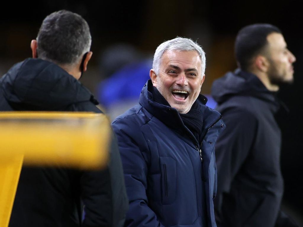 Mourinho Enggak Takut dengan Tekanan di Roma Mourinho Enggak Takut dengan Tekanan di Roma