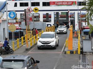 Arus Balik Libur Nataru, Pelabuhan Ketapang Dibanjiri Kendaraan Luar Daerah