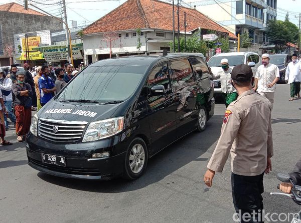 Pemakaman Habib Jafar Alkaff Dijaga TNI-Polisi