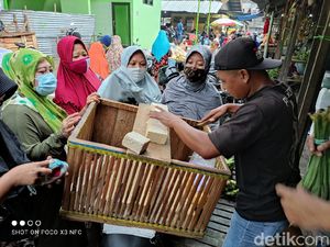 Produsen Banyak yang Mogok, Tempe Laris Manis di Pasar Sidoarjo