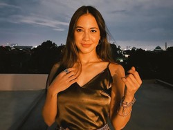 Gaya Cantik Pevita Pearce Umumkan Sembuh dari Corona