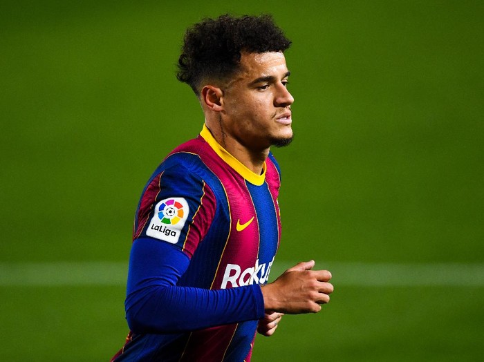 BARCELONA, SPAIN - DECEMBER 13: Philippe Coutinho of FC Barcelona looks on during the La Liga Santader match between FC Barcelona and Levante UD at Camp Nou on December 13, 2020 in Barcelona, Spain. (Photo by David Ramos/Getty Images)
