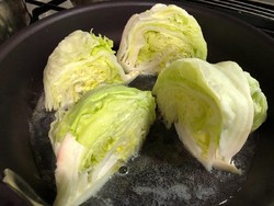 Selada Panggang Butter, Ide Baru Bikin Selada yang Gurih Enak