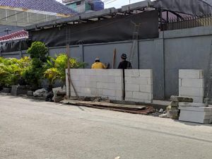 Suasana Hari Ke-3 Pembangunan Pos 3 Pilar Dekat Eks Markas FPI