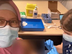 Divaksin Corona di Inggris, Nakes Asal RI Akui Hanya Rasakan Pegal Linu