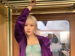 Wendy Red Velvet Tampil Perdana di Konser SMTOWN Live Culture Humanity Wendy Red Velvet Tampil Perdana di Konser SMTOWN Live Culture Humanity