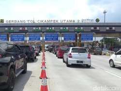 Arus Balik Libur Nataru, Gerbang Tol Cikatama Mulai Padat