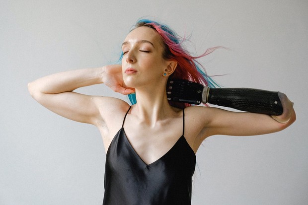 Menutrisi kulit ketiak dengan lotion itu penting