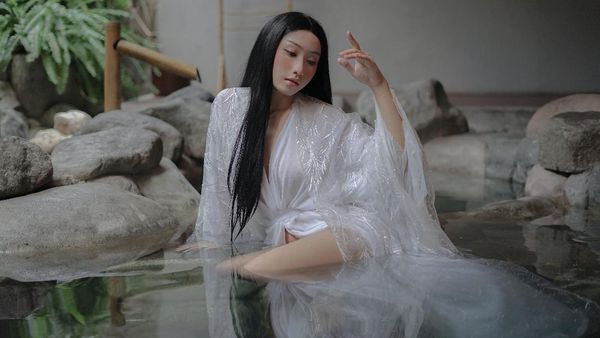 Begini Jadinya Kalau Cosplayer Cantik Bagi Tips Atur Duit