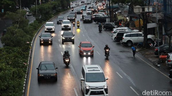 Begini Suasana di Jalan Pasteur Bandung Saat Puncak Arus Balik