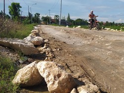 Duh, Akses Jalan Menuju Bandara Ngloram Masih Memprihatinkan