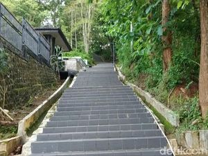 Makam Kanjeng Jimat Pacitan: Tempat Cari Ketenangan hingga Area Olahraga Makam Kanjeng Jimat Pacitan: Tempat Cari Ketenangan hingga Area Olahraga