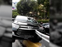 Pelajaran dari Kecelakaan Innova Tertusuk Besi Pembatas Jalan