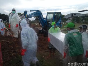 Total 4 Ribu Jenazah COVID Dimakamkan di TPU Tegal Alur Total 4 Ribu Jenazah COVID Dimakamkan di TPU Tegal Alur