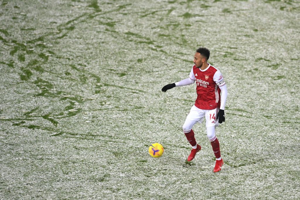 WEST BROMWICH, ENGLAND - JANUARY 02: Pierre-Emerick Aubameyang of Arsenal runs with the ball during the Premier League match between West Bromwich Albion and Arsenal at The Hawthorns on January 02, 2021 in West Bromwich, England. The match will be played without fans, behind closed doors as a Covid-19 precaution. (Photo by Michael Regan/Getty Images)