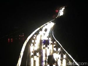 Video: Arus Balik di Tol Cipularang Arah Jakarta Mulai Padat
