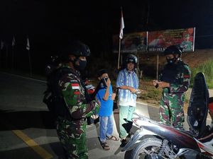 Cegah Barang Ilegal Masuk, TNI Sweeping Perbatasan RI-Malaysia di Kalbar