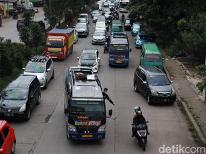 Puncak Arus Balik Libur Tahun Baru, Begini Suasana di Cileunyi