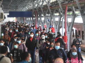 Cerita Penumpang di Stasiun Senen soal Penerapan Prokes di KA Saat Mudik