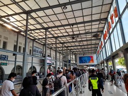 Arus Balik Libur Tahun Baru, Begini Suasana Stasiun Senen Pagi Ini