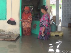 Banjir Masih Rendam Jombang, Warga Gatal-gatal dan Sulit Bahan Makanan