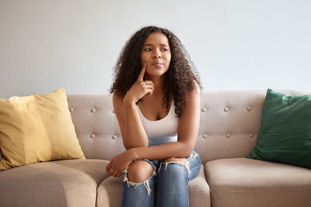 Jika kamu menolak permintaan seseorang jangan lupa untuk memberikan alasan yang logis ya. Jangan sampai kamu malah memberikan alasan yang berlebihan.