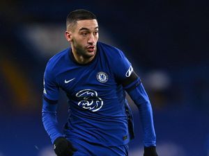 Dear Ziyech, Pura-pura Jatuh atau Malas Bantu Serangan?