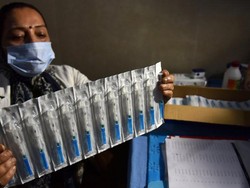 India Setujui Vaksin Buatan Bharat Biotech dan Oxford/AstraZeneca