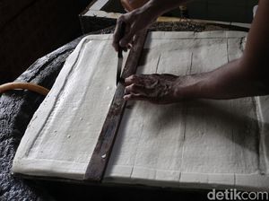 Produsen Tahu di Sukoharjo Mogok Gara-gara Kedelai Mahal Produsen Tahu di Sukoharjo Mogok Gara-gara Kedelai Mahal