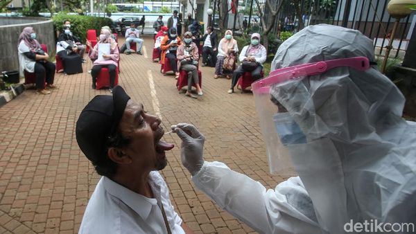 Hari Pertama Kerja, Pegawai Kemenag Diswab PCR