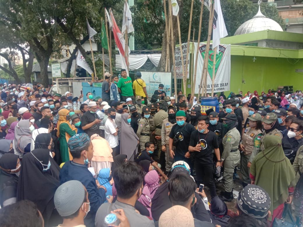 Jemaah pengajian UAS di Medan mulai membubarkan diri (dok. detikcom)