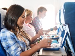 Cegah Covid-19, Thailand Larang Penumpang Pesawat Makan dan Minum