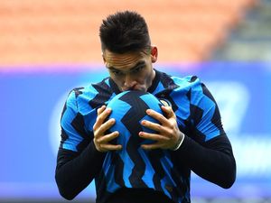 Persembahan Lautaro Martinez untuk Pacarnya yang Hamil Persembahan Lautaro Martinez untuk Pacarnya yang Hamil