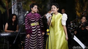 Senyum Bangga Mayangsari Lihat Penampilan Khirani Trihatmodjo