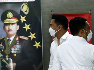 Penampilan Nobu Saat Diperiksa Soal Video Syur di Polda Metro