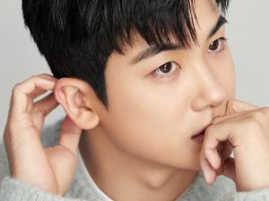 8 Model Potongan Rambut Two Block Ala Aktor Korea, Bikin Pria Makin Keren 8 Model Potongan Rambut Two Block Ala Aktor Korea, Bikin Pria Makin Keren