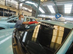 Kontribusi Bluebird Kurangi Polusi Udara dengan EV dan CNG