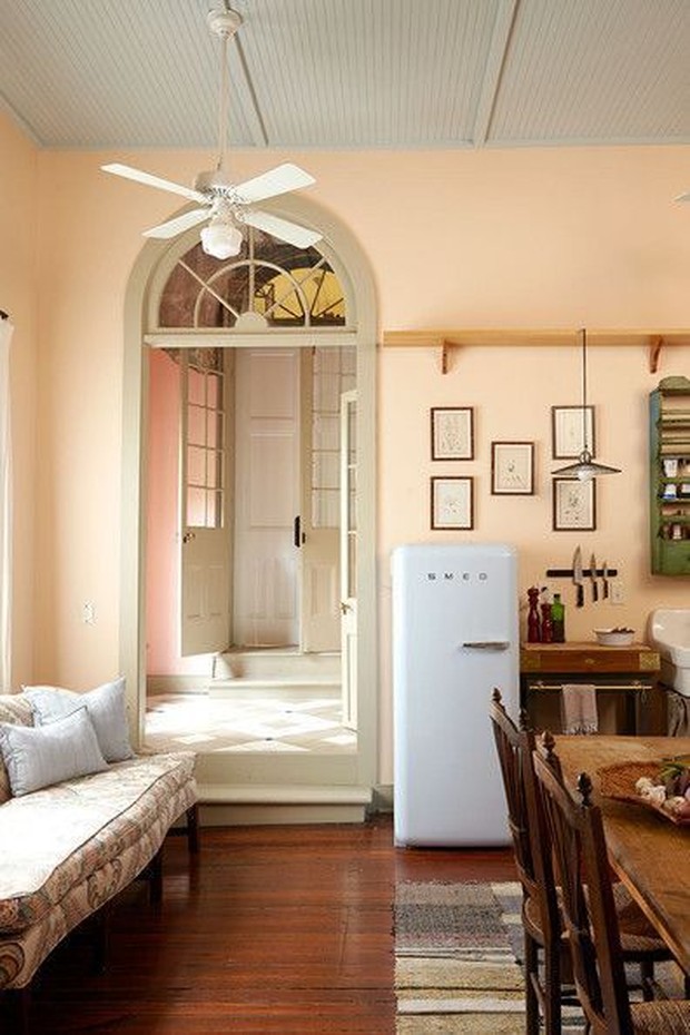 Warna ini ada kesan modern dan kecanggihan yang tidak pernah dilihat sebelumnya.