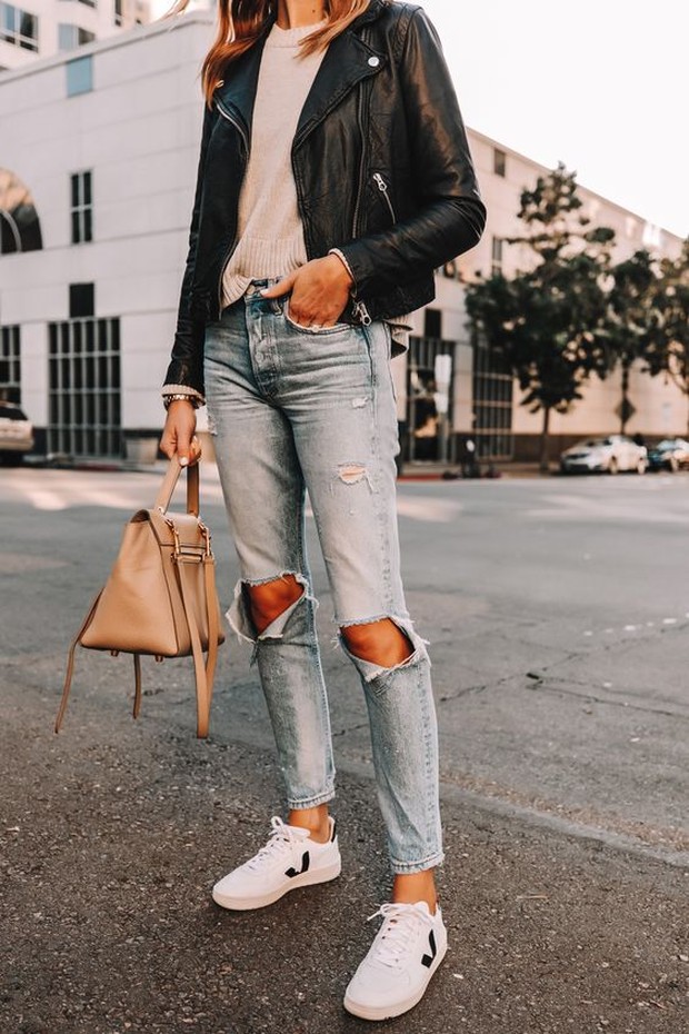 Pinterest.com/fashionjackson Jaket kulit yang mempunyai detail banyak akan lebih susah dirawat dan tidak tahan lama.