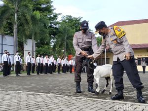 Rajin Apel, Anggota Polres Pacitan Ini Dapat Hadiah Kambing