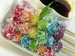 Masak Masak : Sate Cenil Warna-Warni Saus Gula Merah Masak Masak : Sate Cenil Warna-Warni Saus Gula Merah