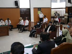 Kuasa Hukum Minta Habib Rizieq Dihadirkan dalam Sidang Praperadilan