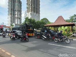 Penjagaan Ketat Sidang Praperadilan Habib Rizieq di PN Jaksel