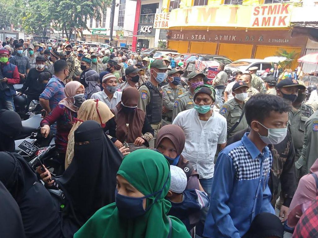 Kerumunan di Luar Pengajian UAS, Waket DPRD Medan Nilai Bukan Salah Panitia Kerumunan di Luar Pengajian UAS, Waket DPRD Medan Nilai Bukan Salah Panitia