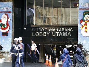 Suasana Pasar Tanah Abang Saat PSBB Transisi Diperpanjang Suasana Pasar Tanah Abang Saat PSBB Transisi Diperpanjang