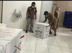 36.920 Dosis Vaksin Corona untuk Tenaga Kesehatan Tiba di Padang
