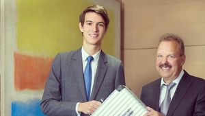 Ini Sosok Pengusaha Ganteng yang Jadi CEO Rimowa di Usia 24 Tahun