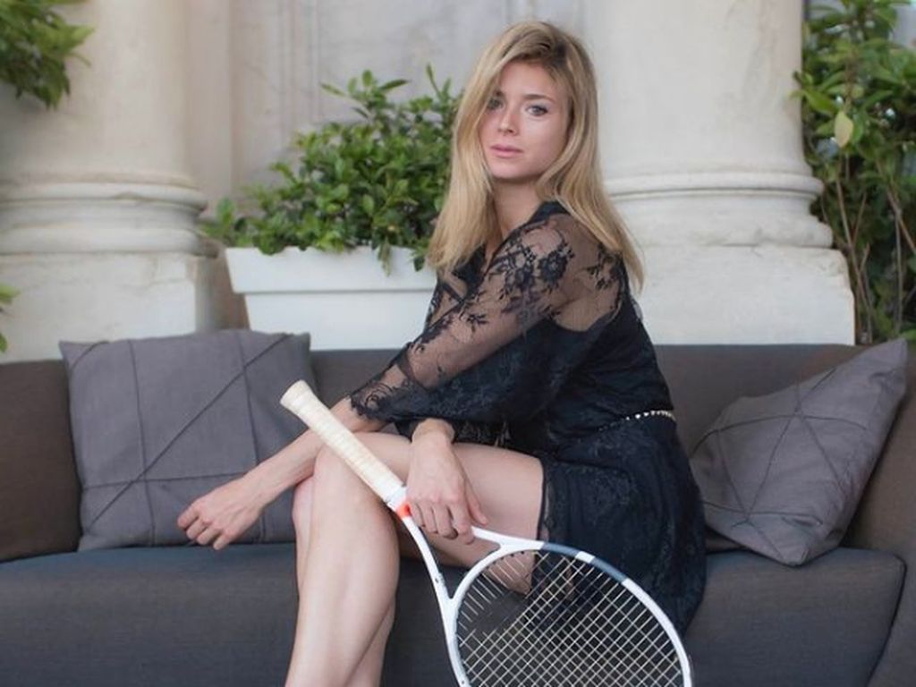 Petenis Cantik Dikritik karena Unggah Foto Seksi, Disebut Mirip Bintang Porno Petenis Cantik Dikritik karena Unggah Foto Seksi, Disebut Mirip Bintang Porno