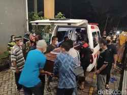 Jenazah Chacha Sherly Eks Trio Macan Tiba di Rumah Duka Sidoarjo